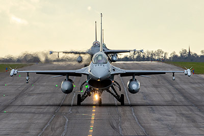 F-16s taxiing